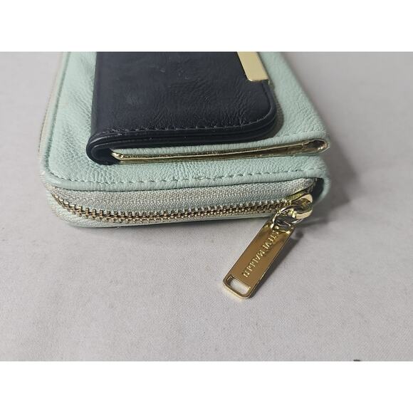 Steve Madden Zip Around Wallet Clutch Mint Green & Black w/ Outside Pocket - Picture 5 of 14